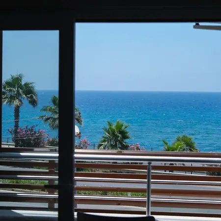 Azak Blue Hotell Okurcalar