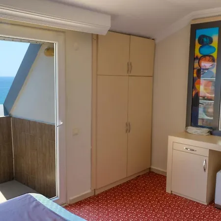 Azak Blue Hotell Okurcalar